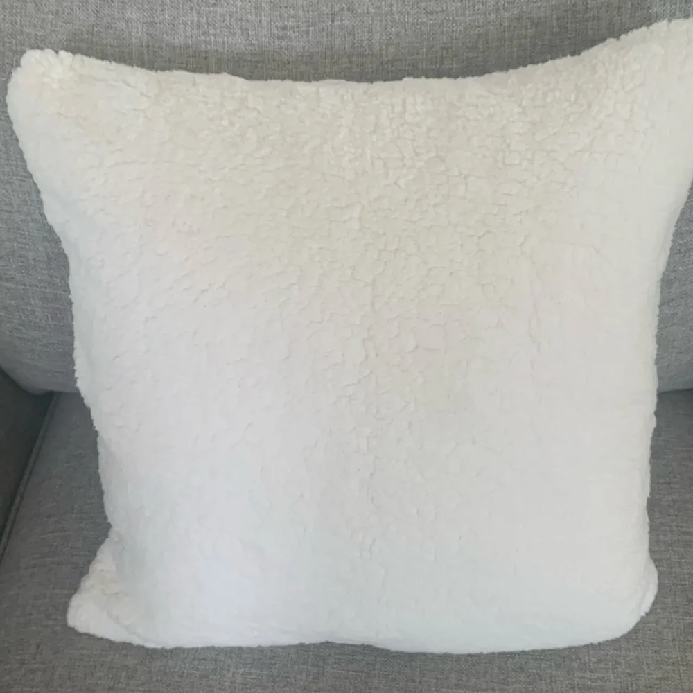 Pottery Barn Cream and Gray Patchwork Sweater Throw and matching Pillow Cover